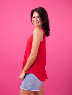 Zenana Sleeveless Round Neck Round Hem Top | S-3X -STACCATO Sale Store 175ea8917e650caaab2baa002f9c8373