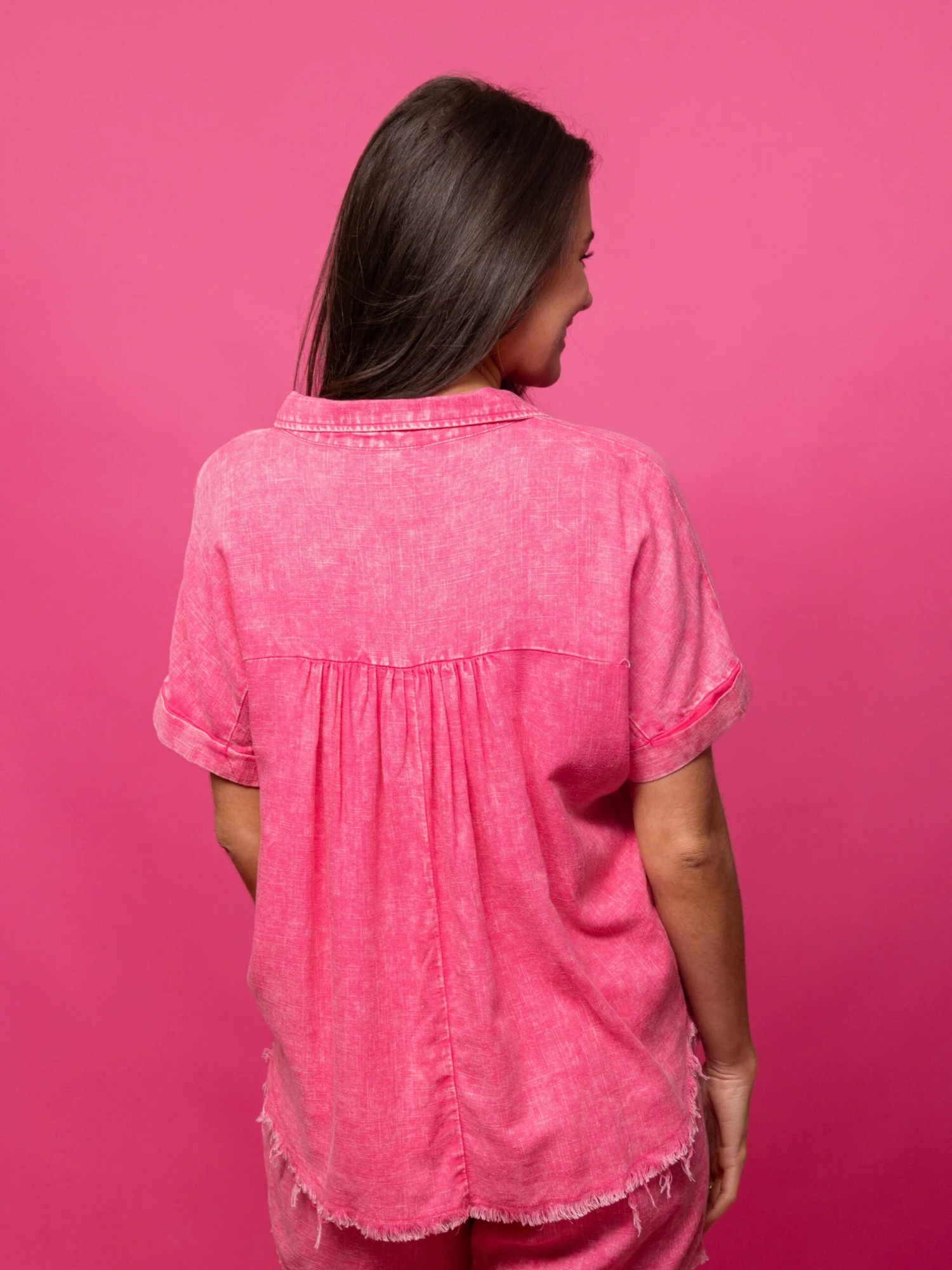 Zenana Washed Linen Raw Edge Short Sleeve Collared Shirt | S - XL Set W/ Sku50368 6 Zenana Washed Linen Raw Edge Short Sleeve Collared Shirt | S - XL Set W/ Sku50368 - Image 4