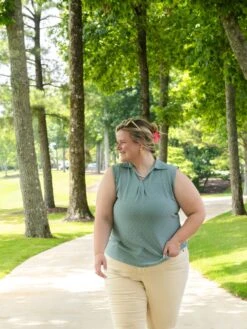 Eyelet Pattern Collared V-Neck Sleeveless Top | S - XL -STACCATO Sale Store c7c3f290e0de734ea4cc5407299fc264